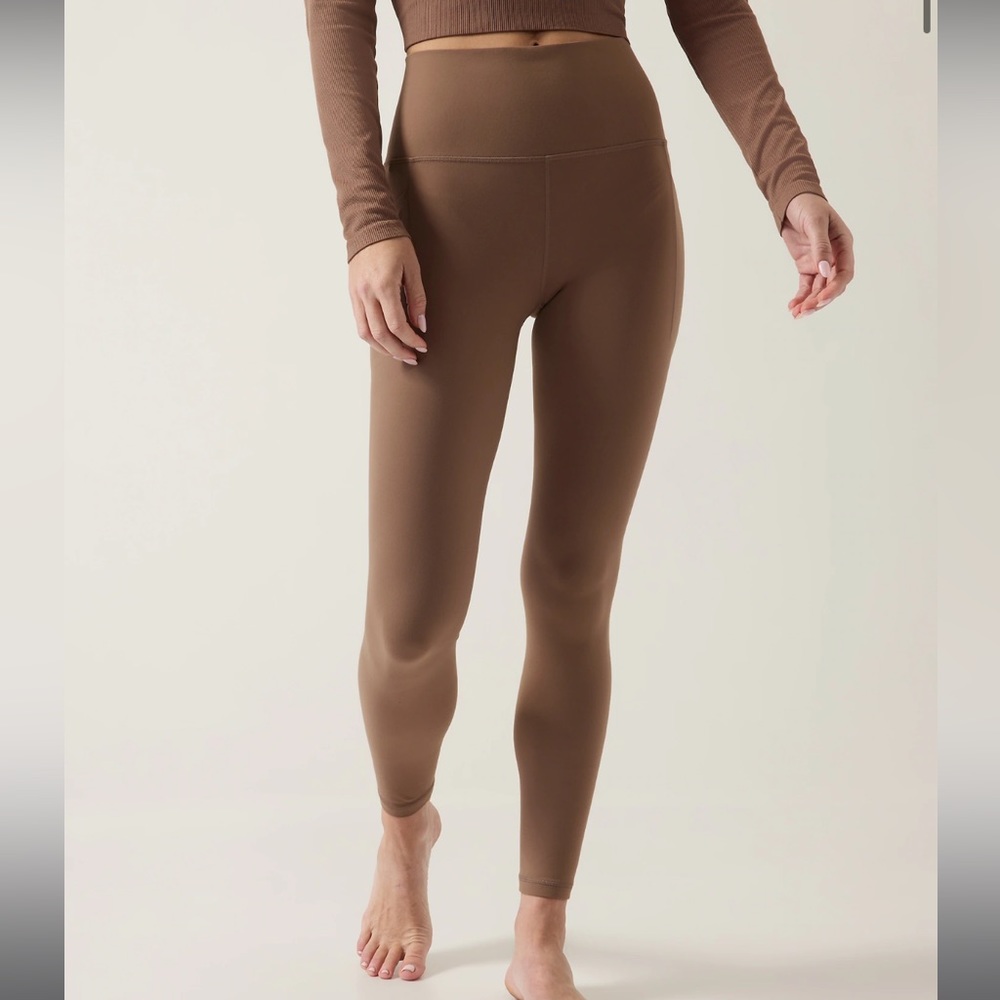 Athleta salutation stash 7/8